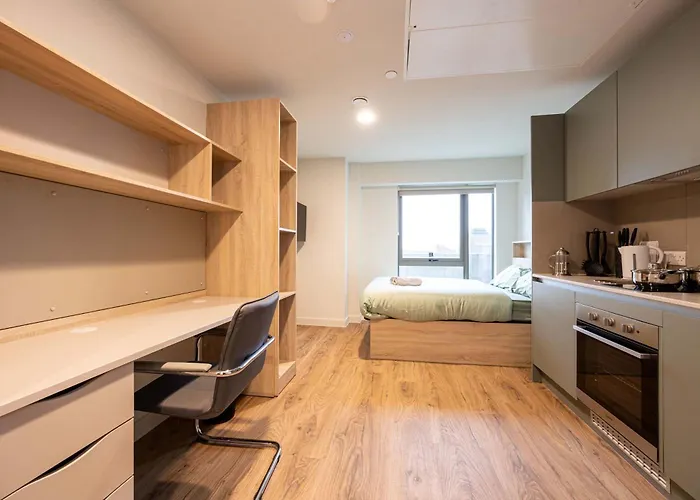 Beautiful Bright Studio Close To Station - 18 Above