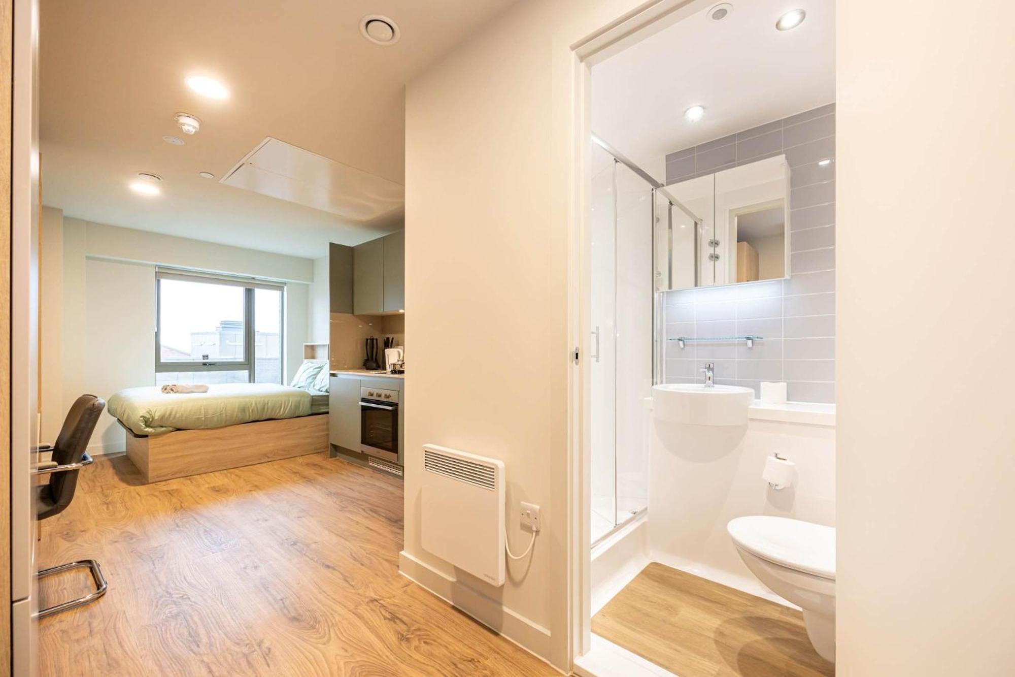 Beautiful Bright Close To Station - 18 Above * Nottingham